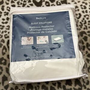 Bedsure Waterproof Mattress Protector Encasement Size Twin XL College Dorm